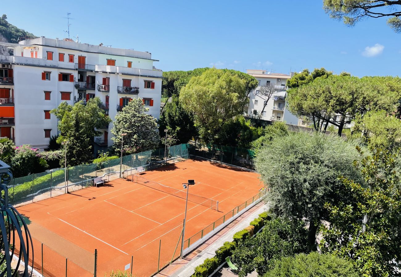 Apartment in Sorrento - Maison B in Sorrento Center